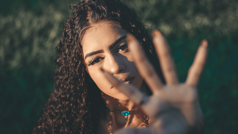 Pozitivism toxic: acel moment când ce-i prea mult strică